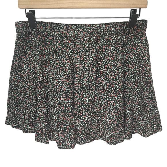 American Eagle Mini Skirt Size Medium Black Pink Green White Floral Flutter - Picture 2 of 6